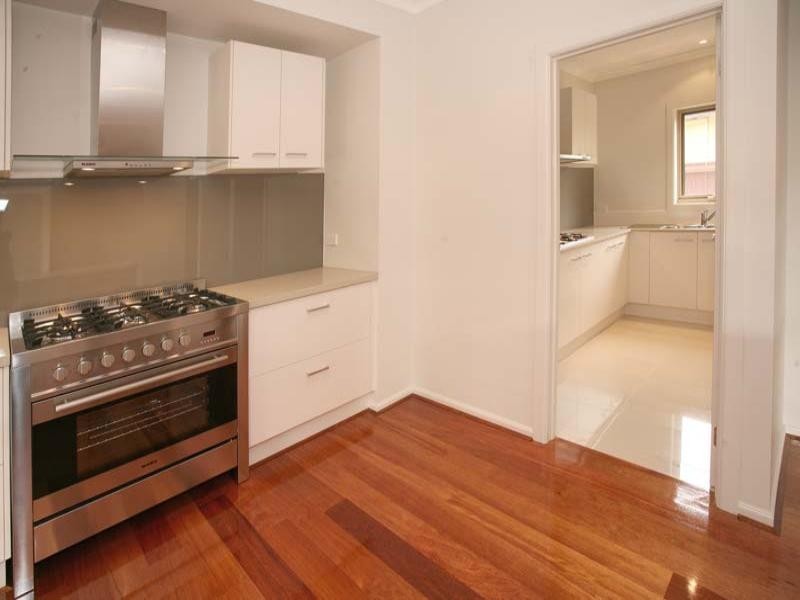 15 Glen Road, Glen Waverley VIC 3150