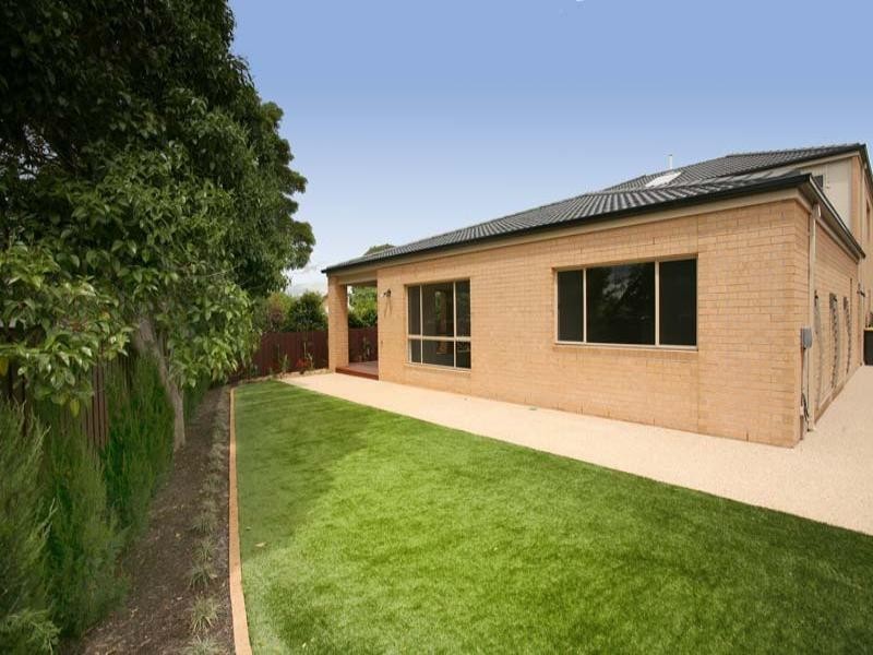 15 Glen Road, Glen Waverley VIC 3150