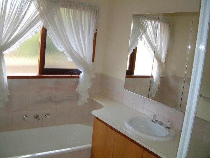 2/8 Florence Street, Glen Waverley VIC 3150