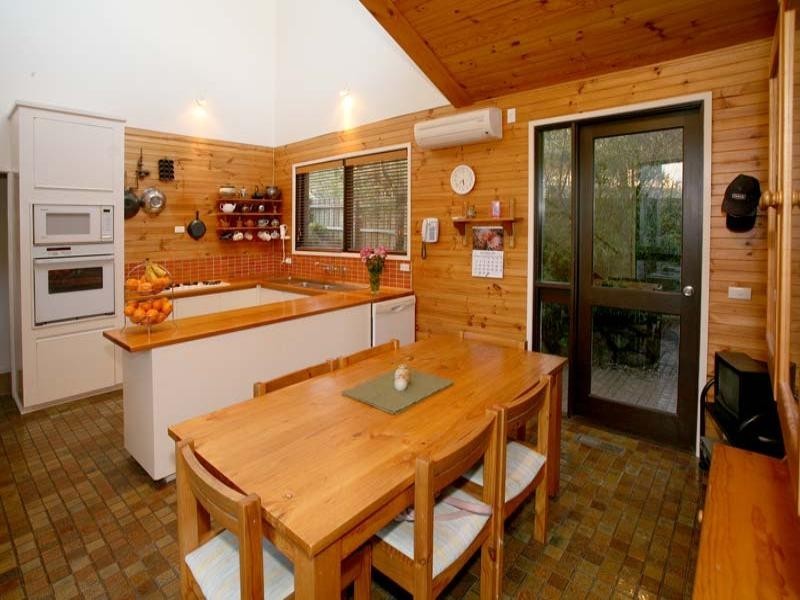 8 Trent Court, Notting Hill VIC 3168