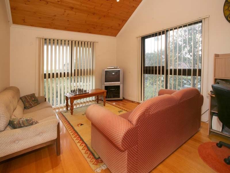 8 Trent Court, Notting Hill VIC 3168