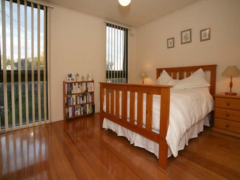 8 Trent Court, Notting Hill VIC 3168