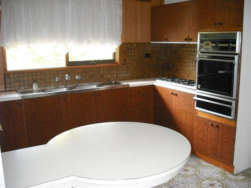 49 Calderwood Avenue, Wheelers Hill VIC 3150