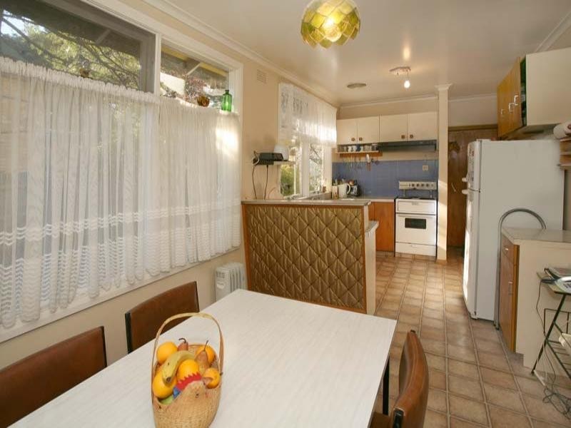 62 Pepperell Avenue, Glen Waverley VIC 3150