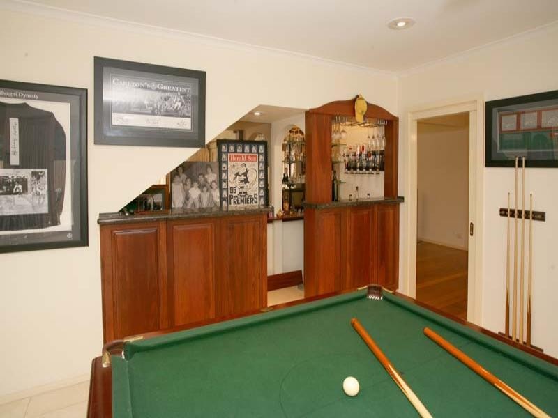 1 Bushland Court, Wheelers Hill VIC 3150