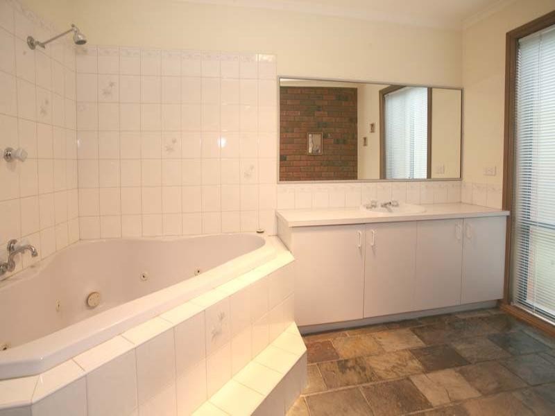 32 Mont Court, Vermont South VIC 3133