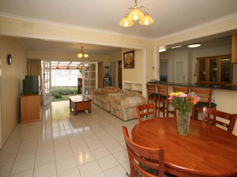 9 Sim Street, Mount Waverley VIC 3149