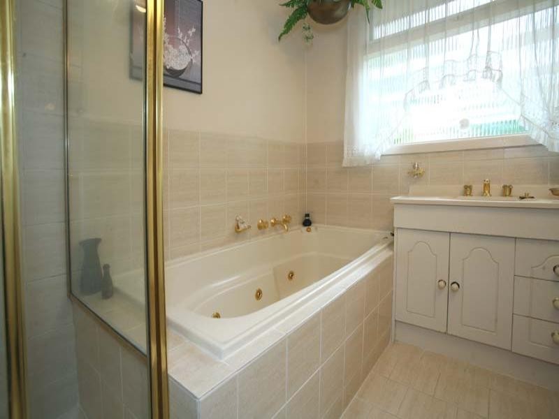 2 Michael Avenue, Glen Waverley VIC 3150