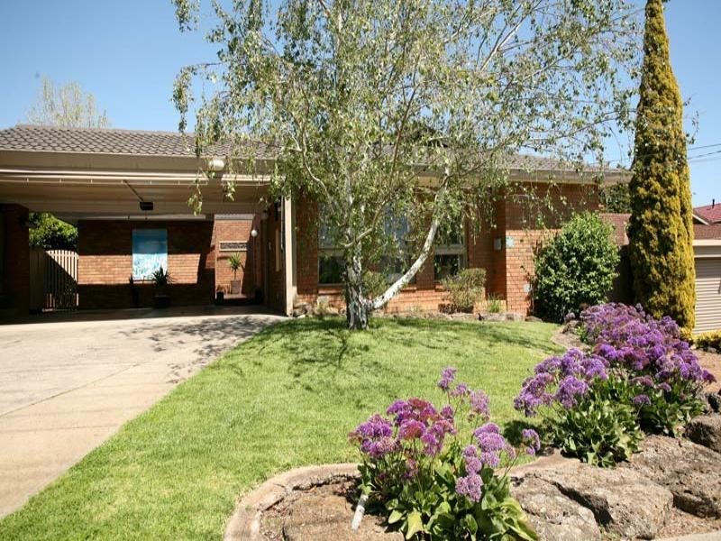 26 Radleigh Drive, Wheelers Hill VIC 3150