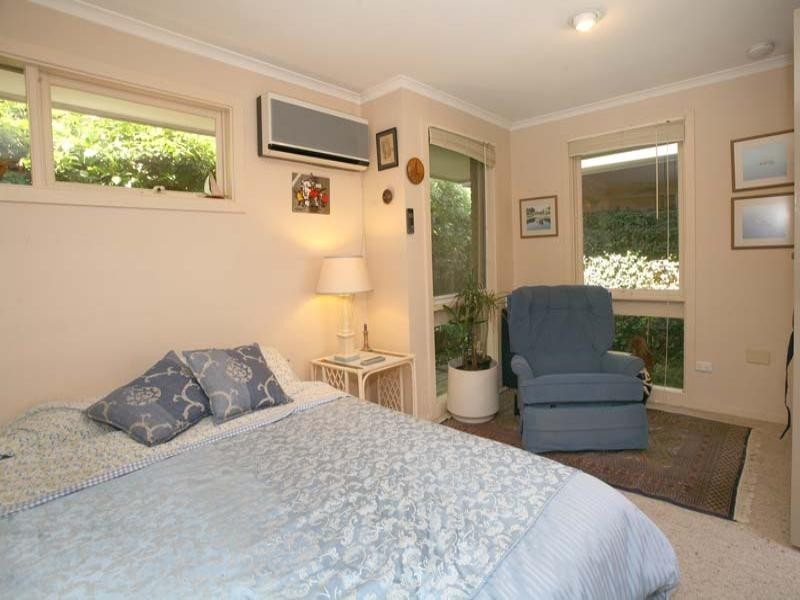 26 Radleigh Drive, Wheelers Hill VIC 3150