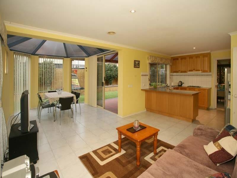 916 High Street Road, Glen Waverley VIC 3150