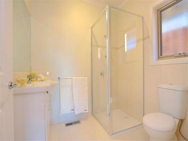 2/8 The Ridge, Glen Waverley VIC 3150