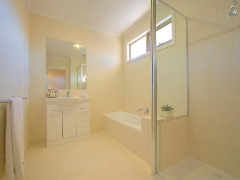 2/8 The Ridge, Glen Waverley VIC 3150