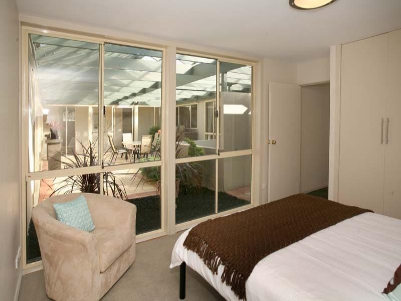 17 Caithness Crescent, Glen Waverley VIC 3150