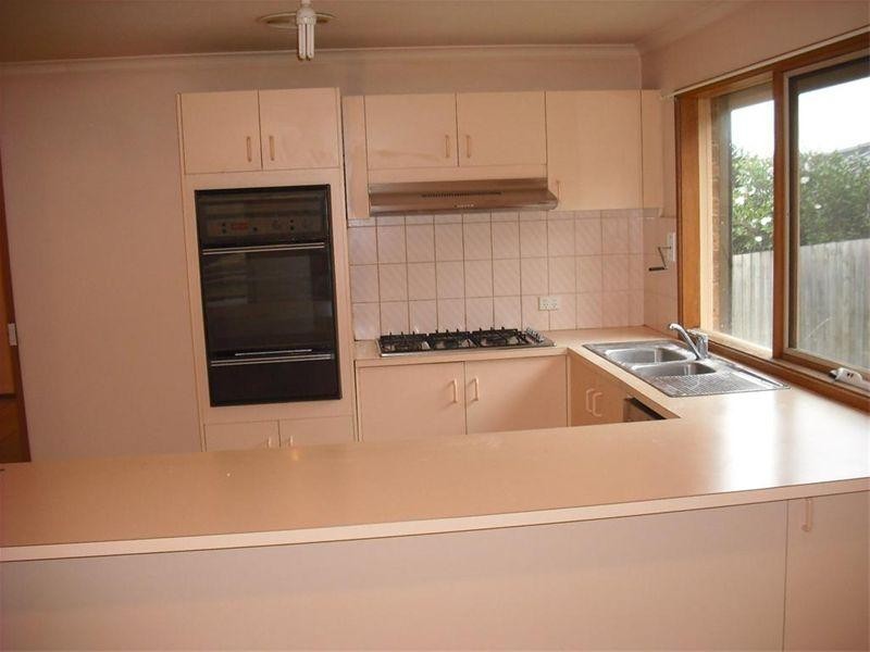 10 Duckworth Close, Berwick VIC 3806