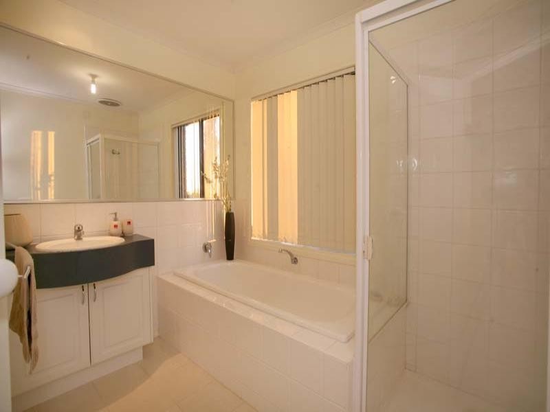 17 Mayfair Close, Mulgrave VIC 3170