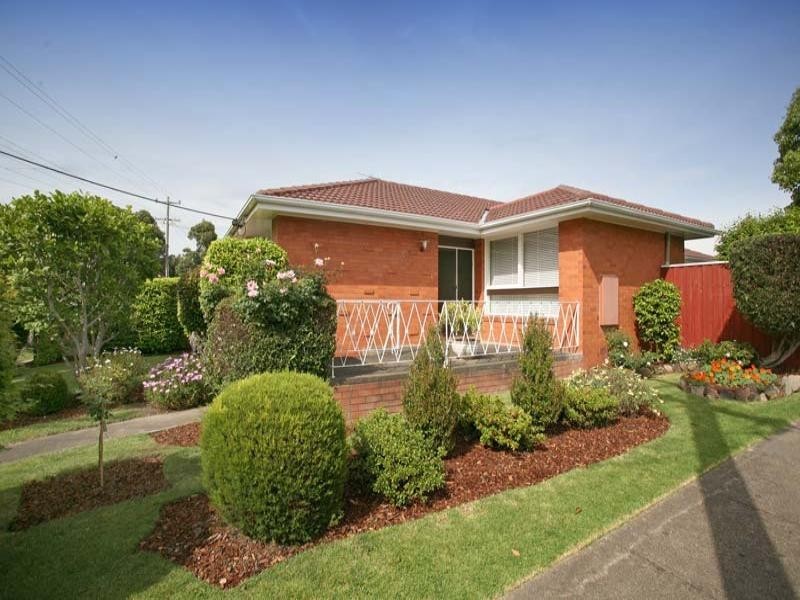 52 Newhaven Road, Burwood East VIC 3151
