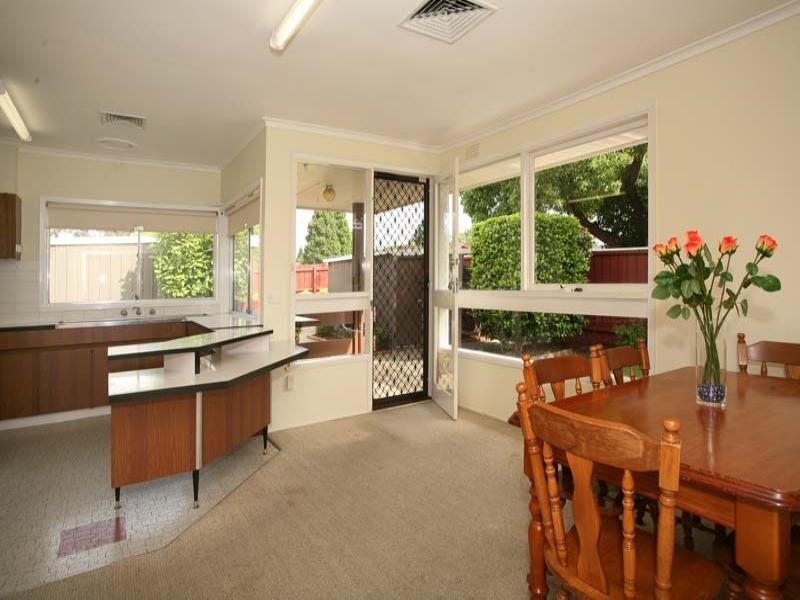 52 Newhaven Road, Burwood East VIC 3151