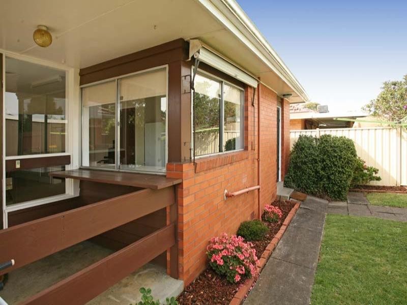 52 Newhaven Road, Burwood East VIC 3151