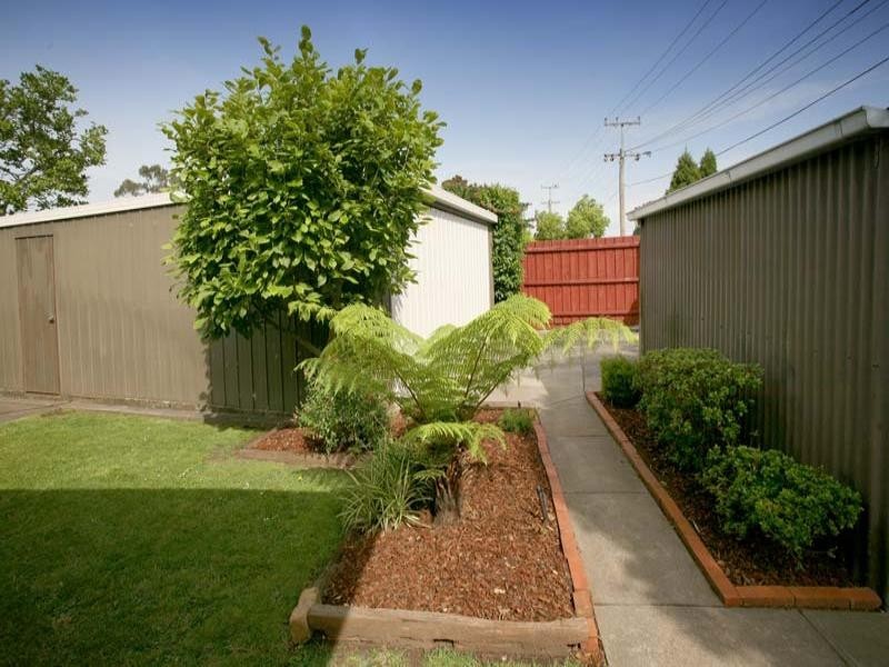 52 Newhaven Road, Burwood East VIC 3151