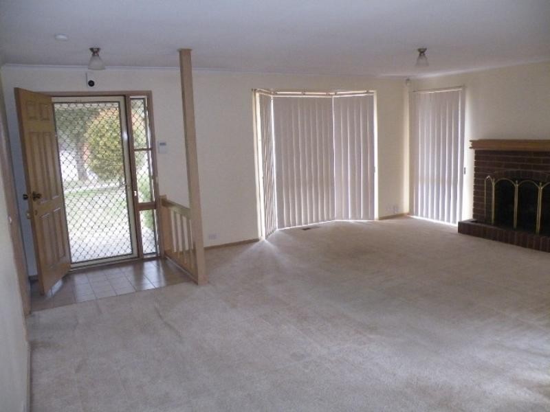 26 Miriam Close, Wheelers Hill VIC 3150