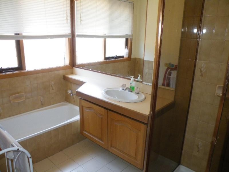 54 Shepherd Road, Glen Waverley VIC 3150