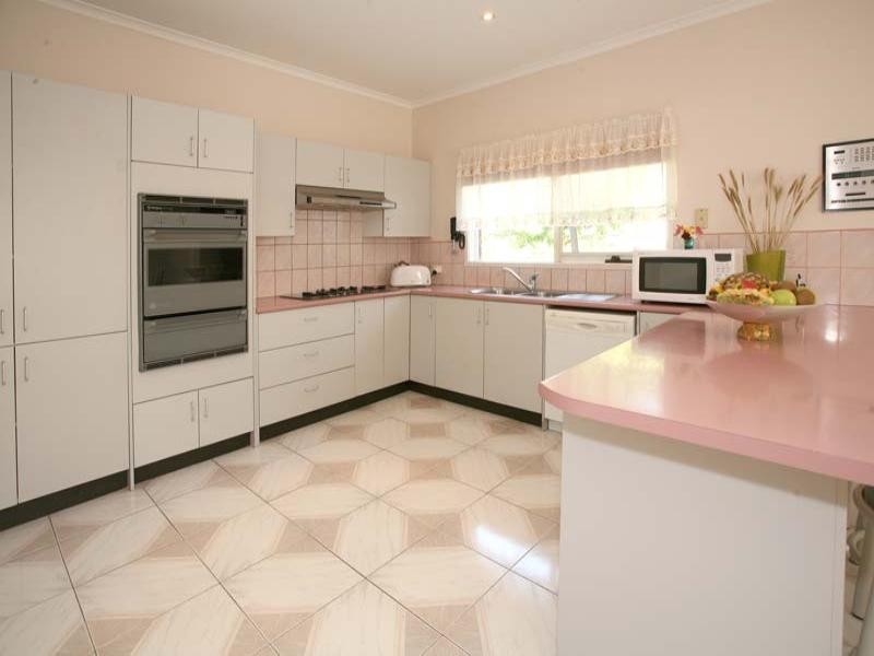 8 Talwood Court, Burwood East VIC 3151