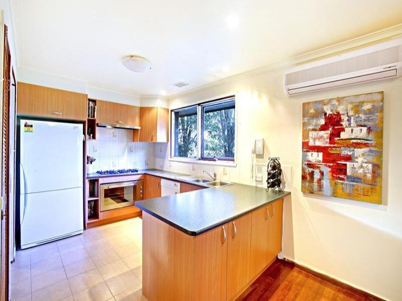 36 Knights Drive, Glen Waverley VIC 3150