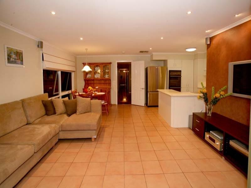 35 Hillcrest Avenue, Chadstone VIC 3148