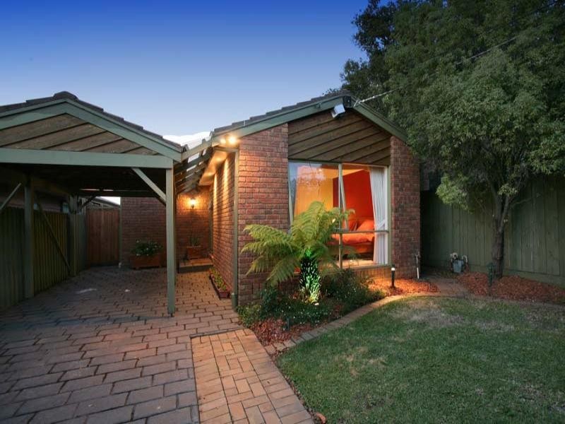 35 Hillcrest Avenue, Chadstone VIC 3148