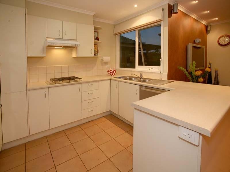 35 Hillcrest Avenue, Chadstone VIC 3148