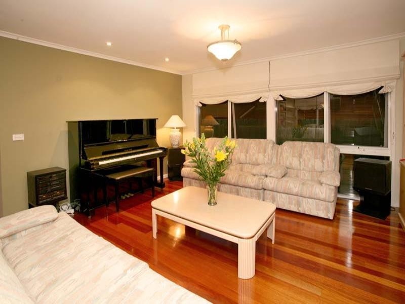 35 Hillcrest Avenue, Chadstone VIC 3148