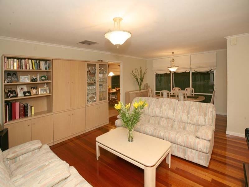 35 Hillcrest Avenue, Chadstone VIC 3148