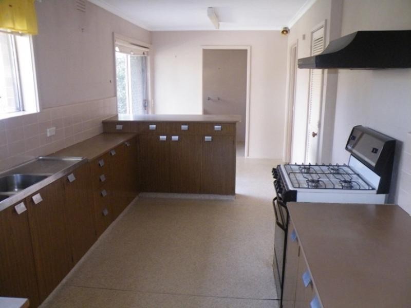 4 Larpent Street, Glen Waverley VIC 3150