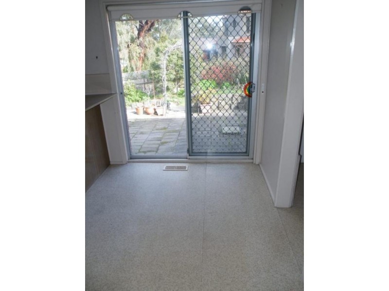 4 Larpent Street, Glen Waverley VIC 3150