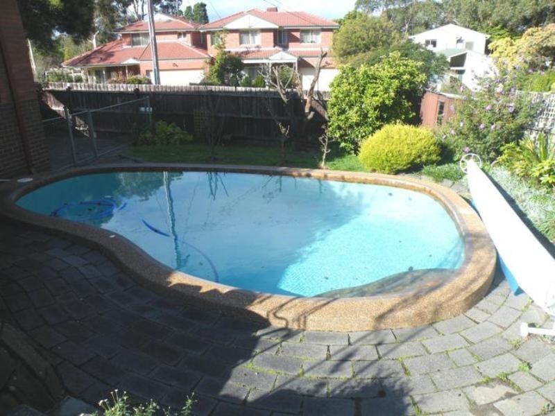 4 Larpent Street, Glen Waverley VIC 3150