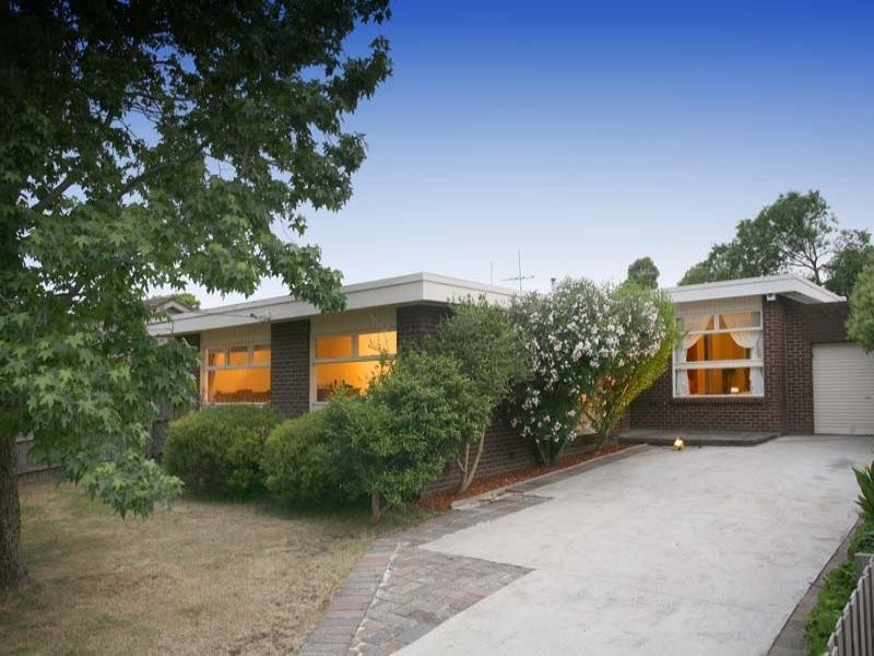 40 Golden Grove, Glen Waverley VIC 3150