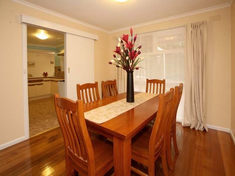 40 Golden Grove, Glen Waverley VIC 3150