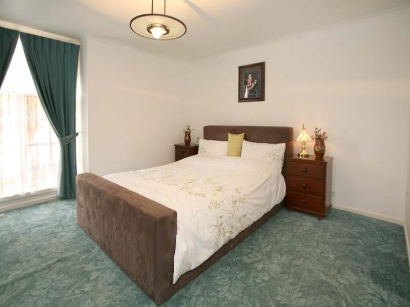 18 Sneddon Court, Mulgrave VIC 3170