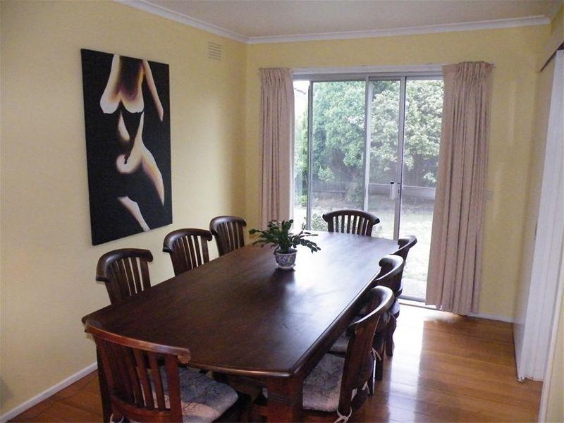 8 Cromer Crescent, Mulgrave VIC 3170