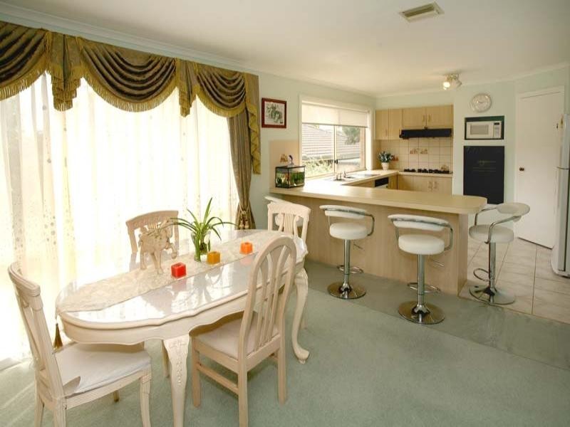 21 Garrisson Drive, Glen Waverley VIC 3150