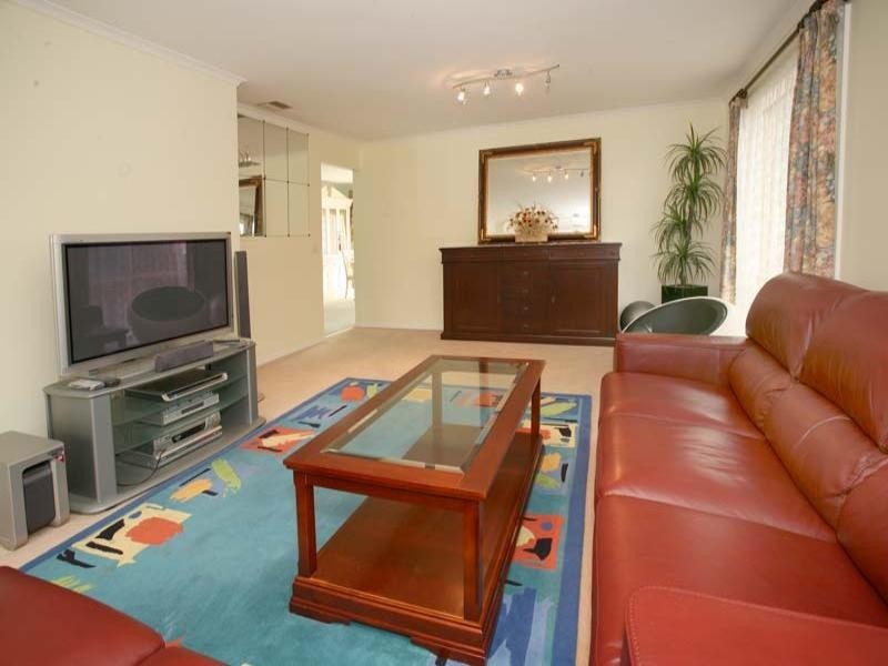 21 Garrisson Drive, Glen Waverley VIC 3150