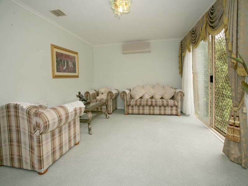 21 Garrisson Drive, Glen Waverley VIC 3150