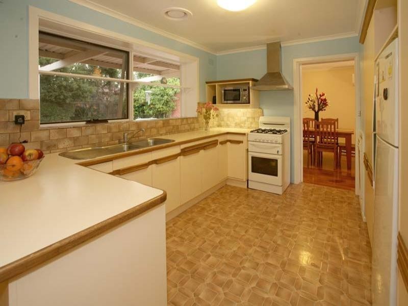 40 Golden Grove, Glen Waverley VIC 3150