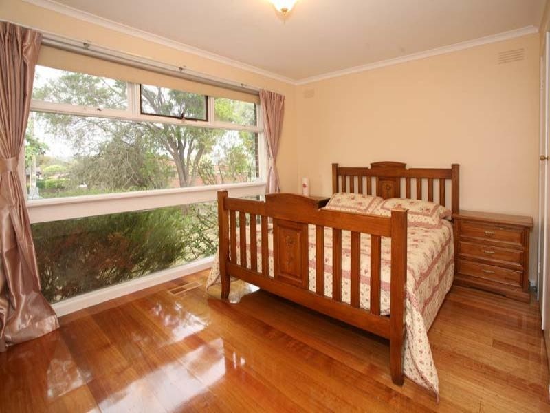 40 Golden Grove, Glen Waverley VIC 3150