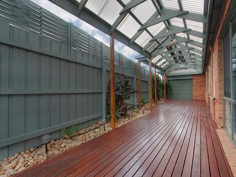 6 Danehill Grove, Berwick VIC 3806