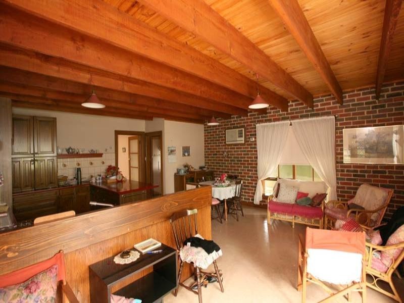 11 Moona Street, Burwood East VIC 3151