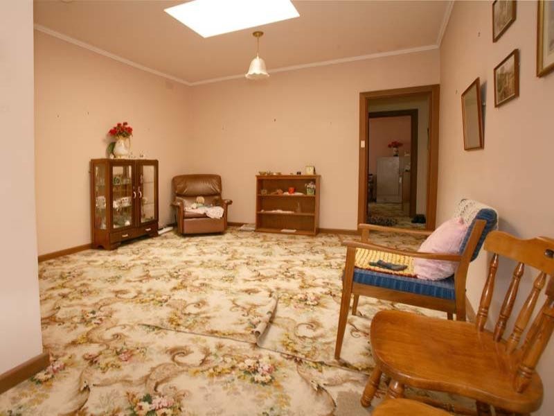 11 Moona Street, Burwood East VIC 3151