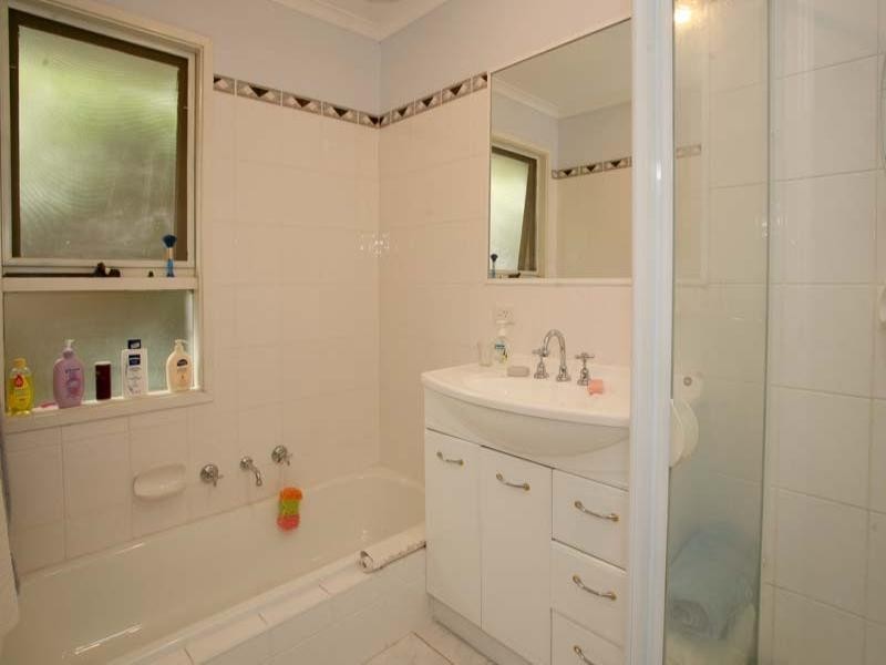 25 Excalibur Avenue, Glen Waverley VIC 3150