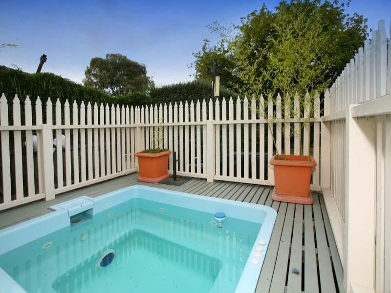 15 Ranfurlie Drive, Glen Waverley VIC 3150